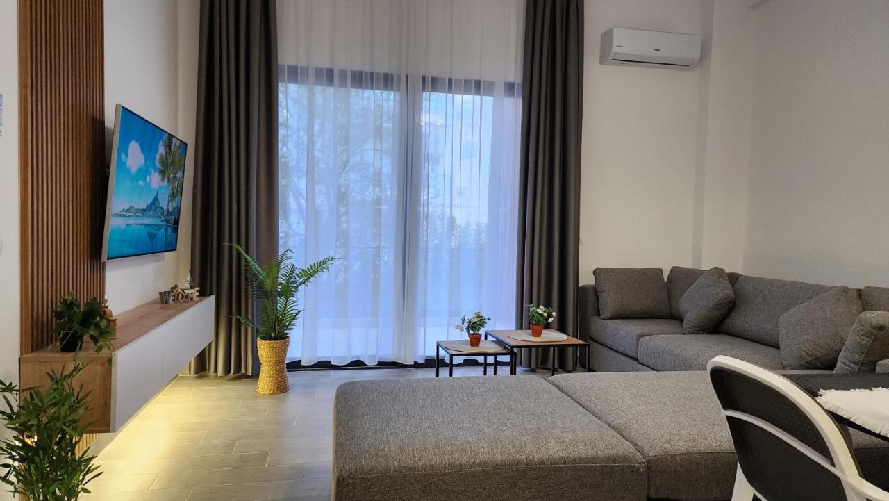 Solar Rooms And Apartments Himarë Dış mekan fotoğraf